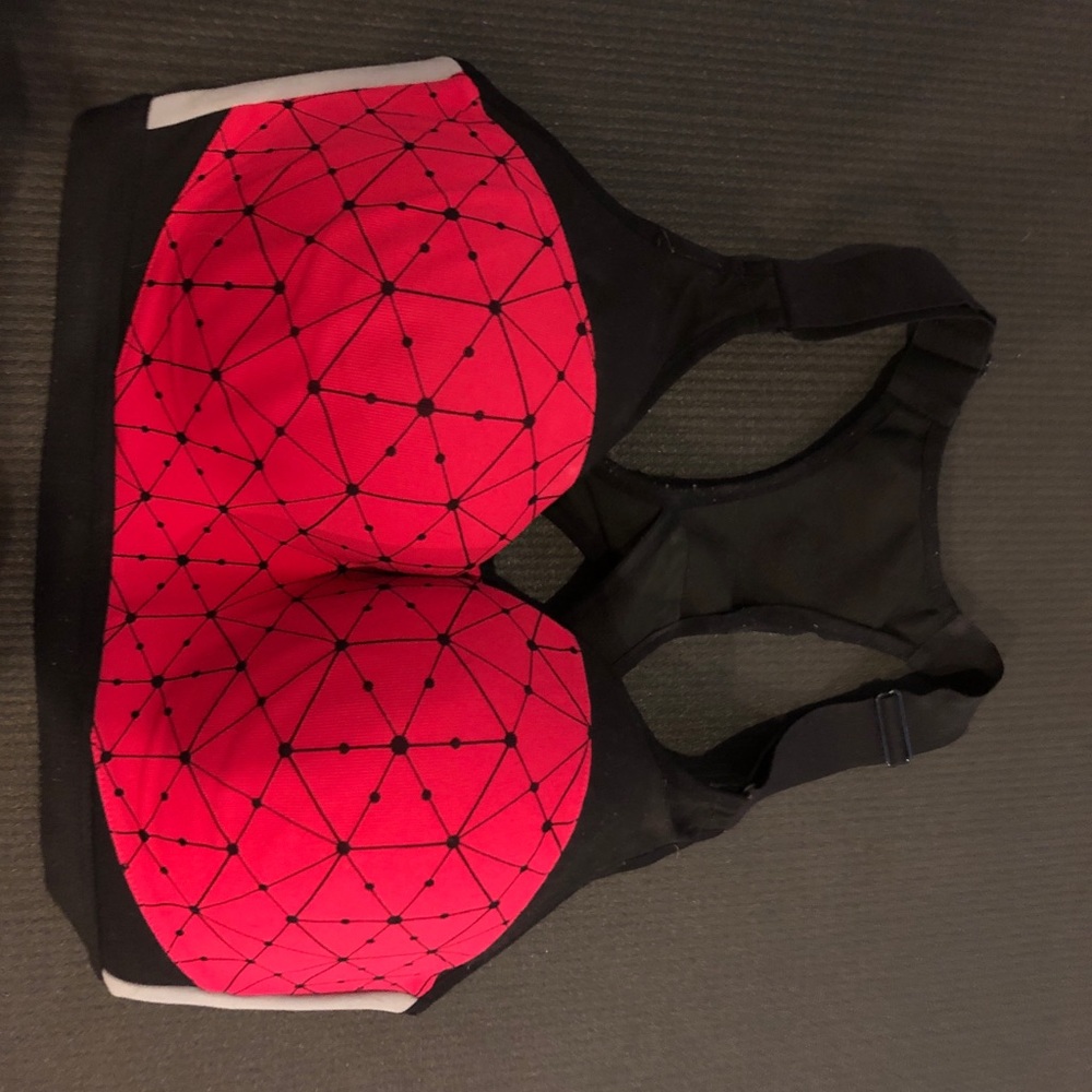 34DDD Victoria secret bra